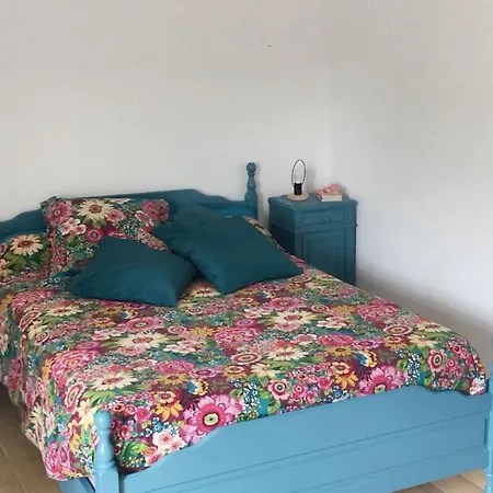 Charmante à Avec Jardin Et Terrasse Hébergement de vacances