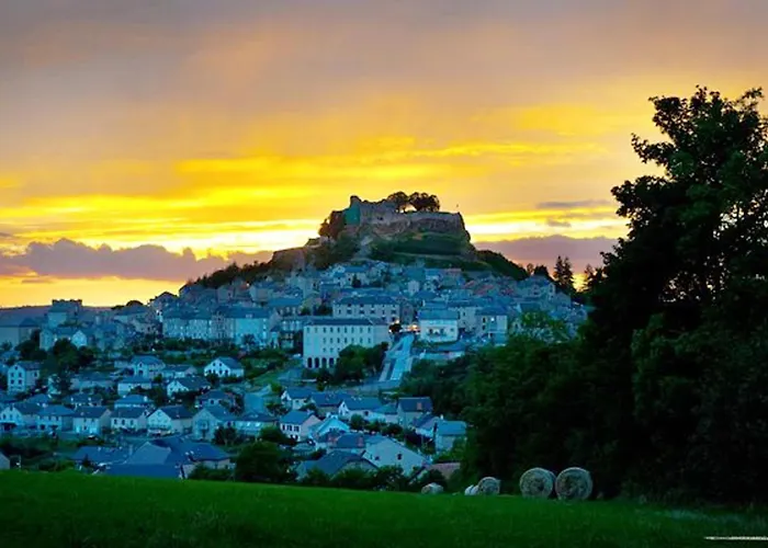 Charmante à Avec Jardin Et Terrasse Hébergement de vacances *
